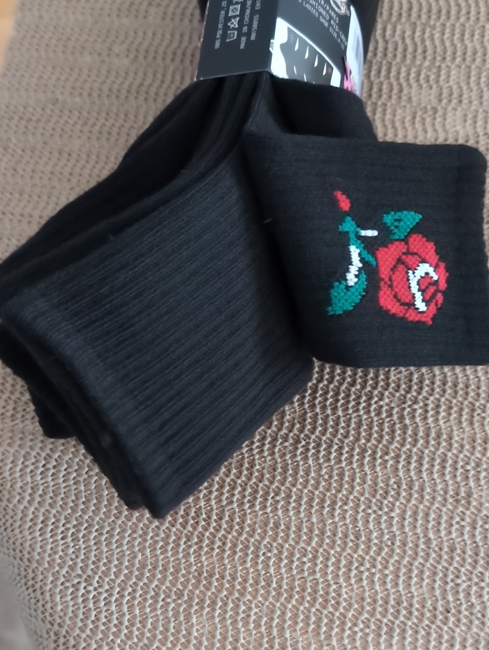 Women's Black Mid-Crew Socks Arch Support 5 Pairs New - Picture 7 of 7